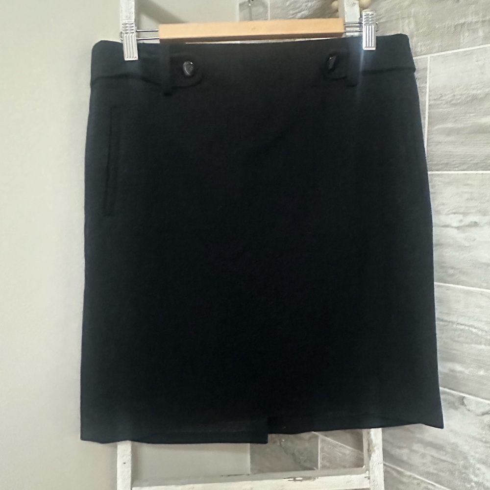 Banana Republic Skirt in Black